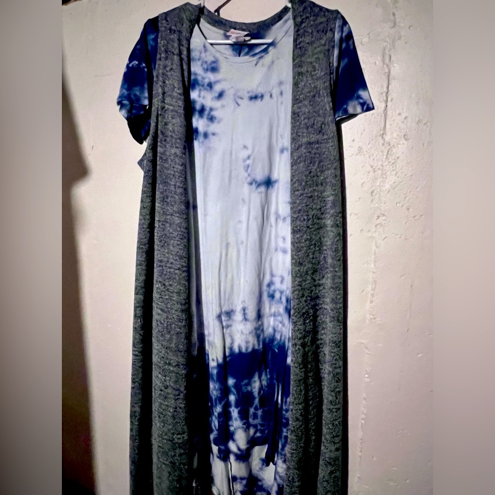 LuLaRoe Carly and sleeveless kimono